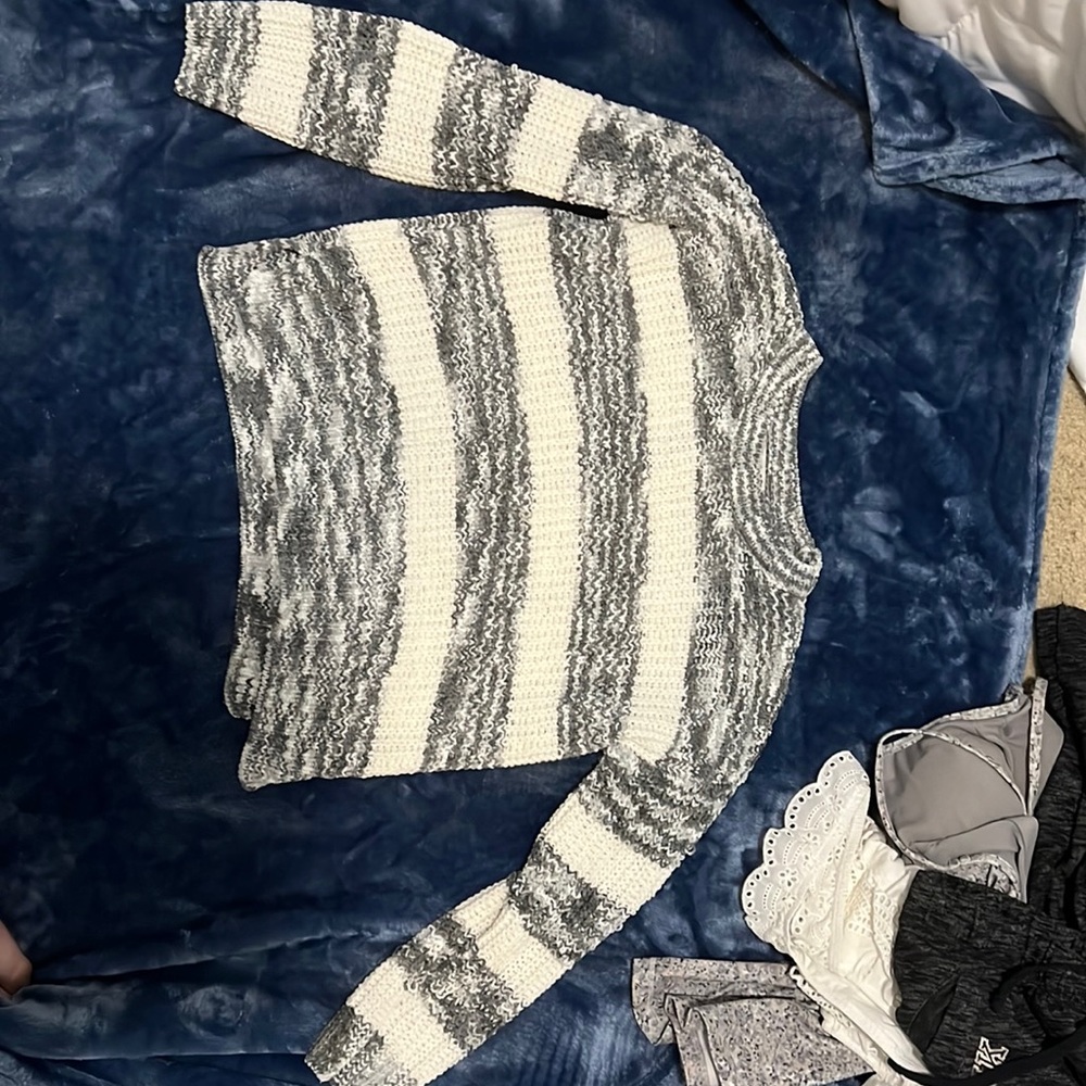 Cropped sweater